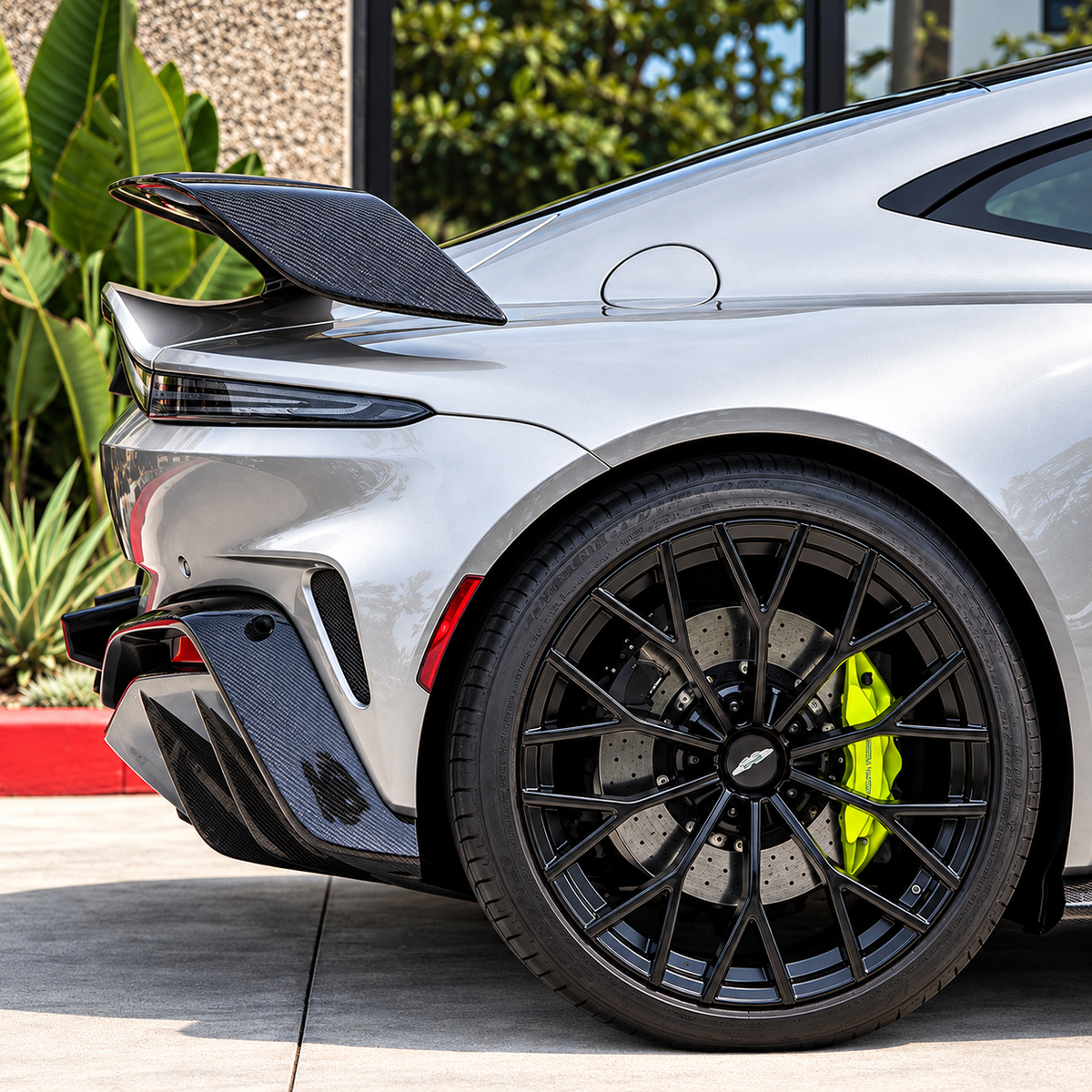 Upgrade V12 Style Bodykit For Aston Martin Vantage