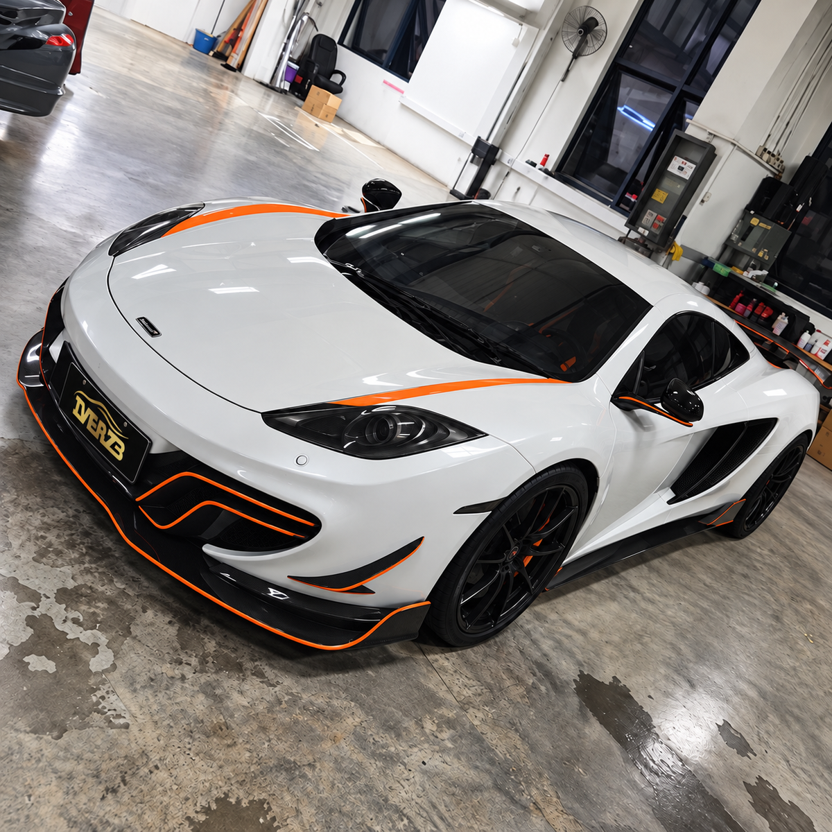Kit en fibre de carbone de style DMC pour McLaren MP4-12C