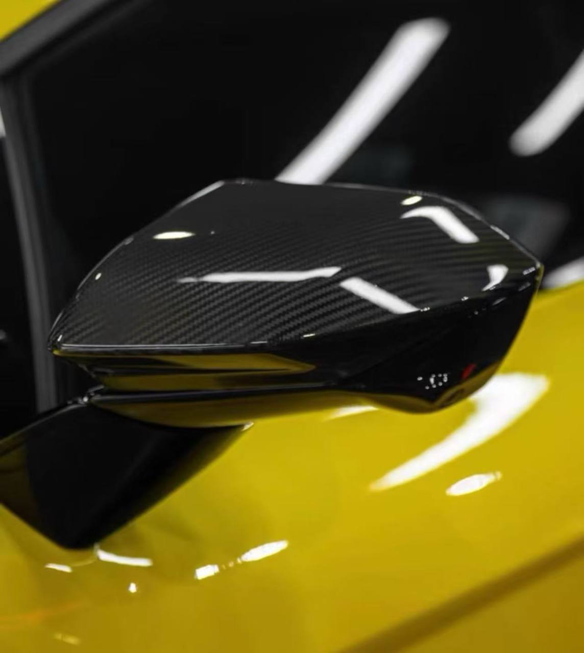 Carbon Fiber OEM Style Kit For Lamborghini Revuelto