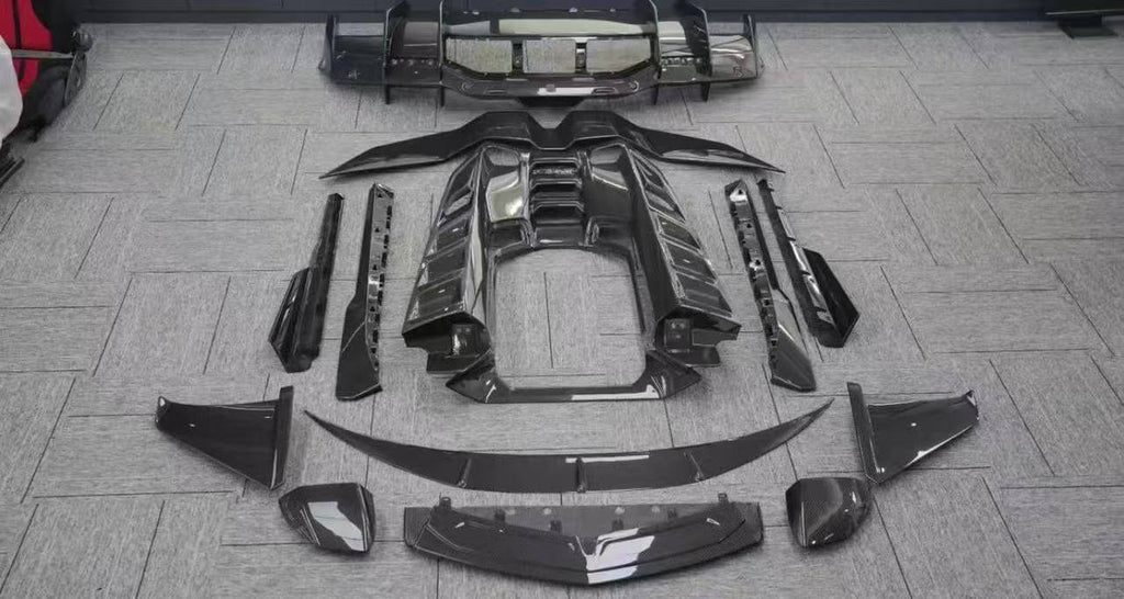 Carbon Fiber OEM Style Kit For Lamborghini Revuelto