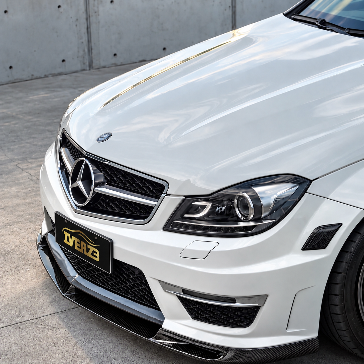 Carbon Fiber V Style Front Lip For BENZ C Class W204 LCI AMG