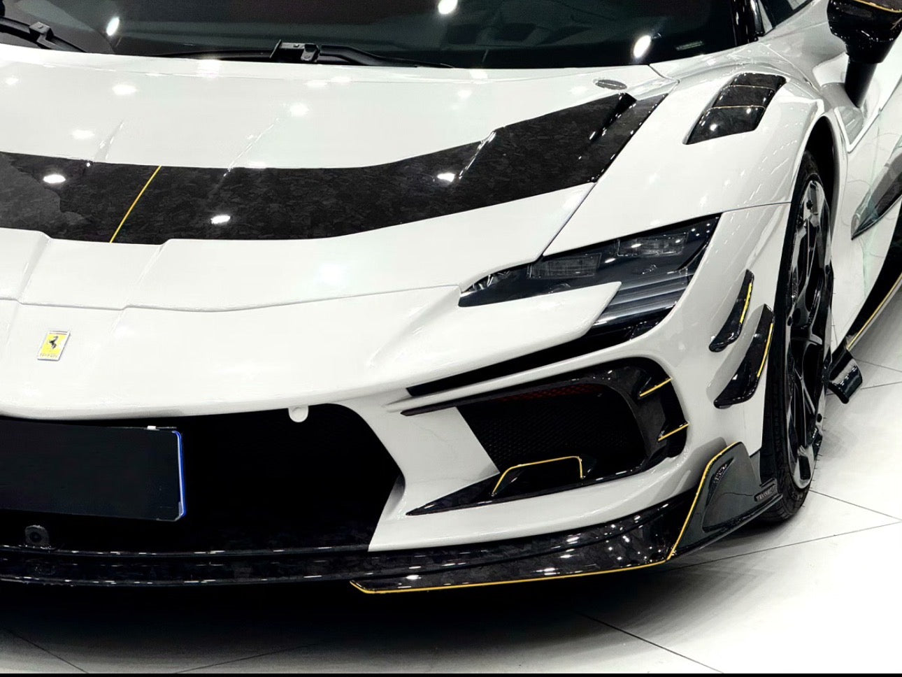 Обвес в стиле M для Ferrari SF90